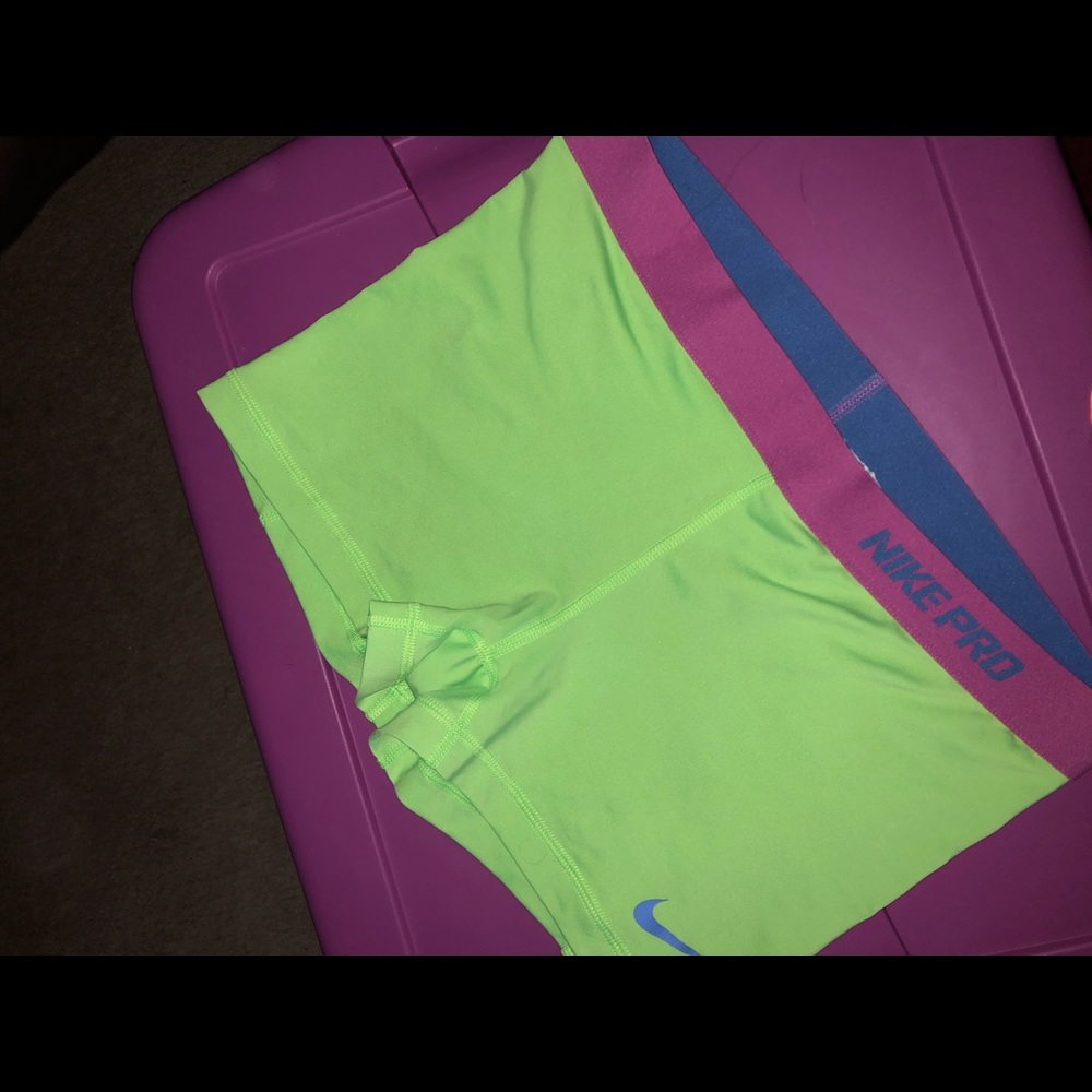 Nike pro 💚💖